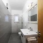 Villa 4 Bedroom Renata Near Porec