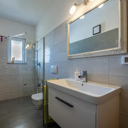 4 Bedroom Renata Near Porec *