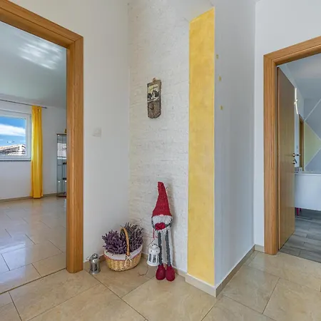 4 Bedroom Renata Near Porec Vila Kastelir
