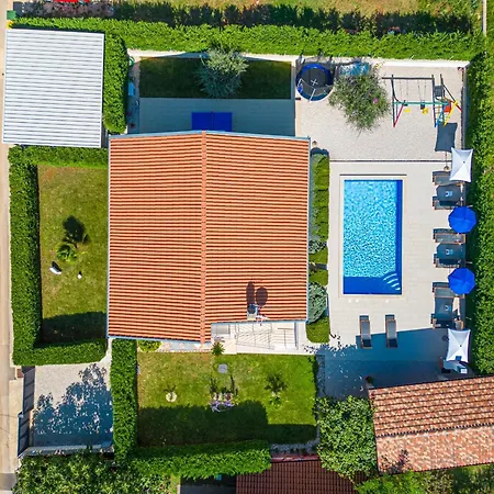 Vila 4 Bedroom Renata Near Porec *