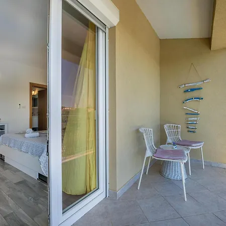 4 Bedroom Renata Near Porec Vila *