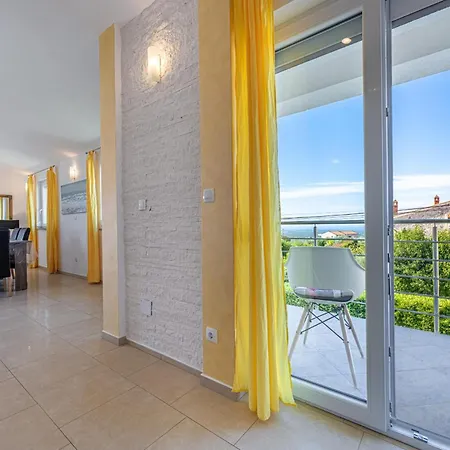 4 Bedroom Renata Near Porec Vila Kastelir
