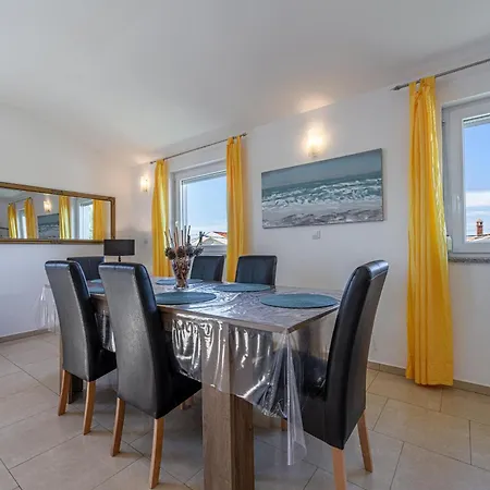 4 Bedroom Renata Near Porec Kastelir