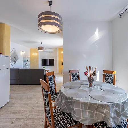 4 Bedroom Renata Near Porec * Kastelir
