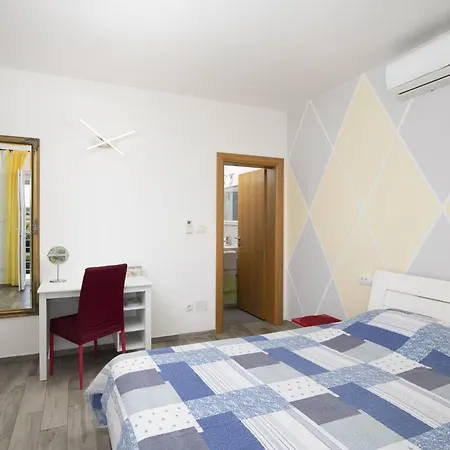 4 Bedroom Renata Near Porec 빌라 *