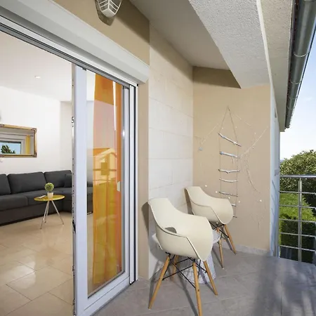 4 Bedroom Renata Near Porec Kaštelir