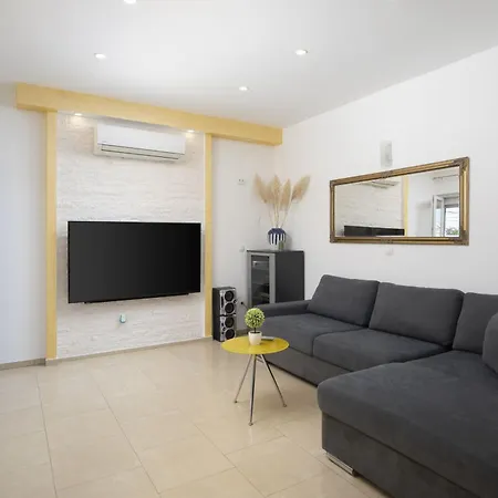 4 Bedroom Renata Near Porec 빌라