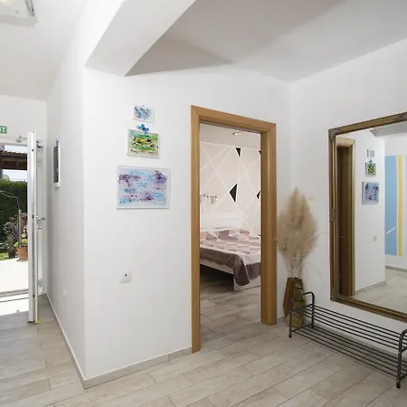 빌라 4 Bedroom Renata Near Porec *