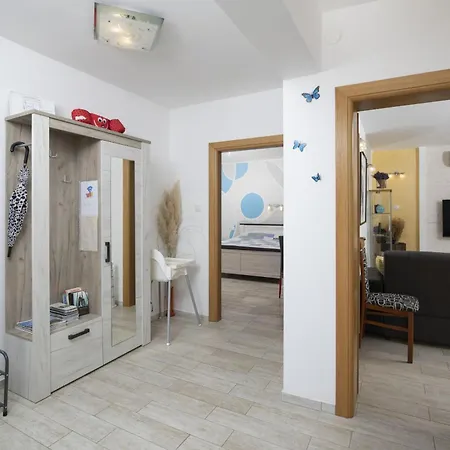 빌라 4 Bedroom Renata Near Porec *