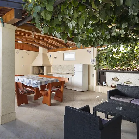 빌라 4 Bedroom Renata Near Porec Kaštelir