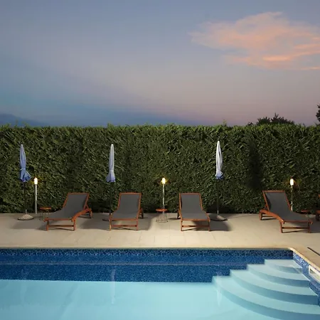 4 Bedroom Renata Near Porec 빌라 *